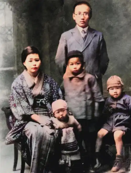民国时期郭沫若和日本妻儿,中文名叫郭安娜,与丈夫生有四男一女
