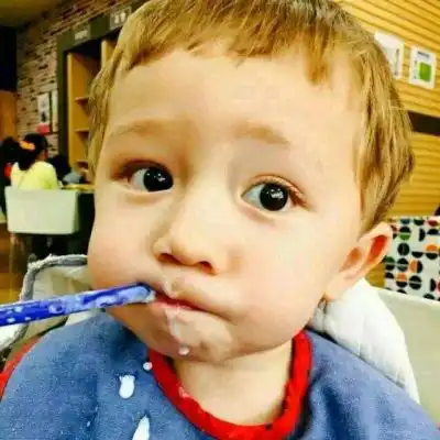 情侣头像生命中所残缺的部分,原是一本自传里,不可或缺的内容
