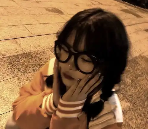 ins适合情绪低落时用的丧系女生头像
