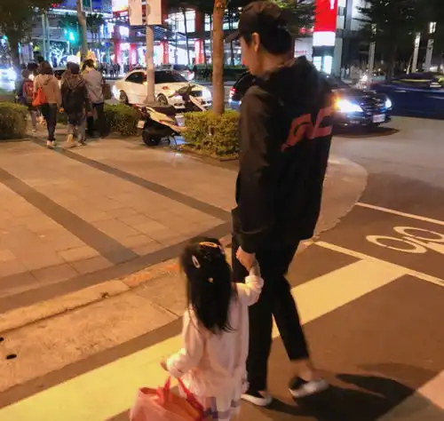 交往时觉得不靠谱,伊能静曾在家哭没想到秦昊却回有病

