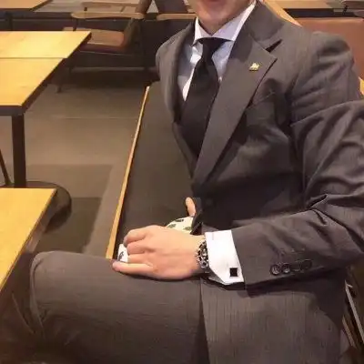 正装头像男半身绅士西服男生头像
