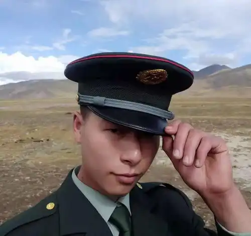 最美退伍大学生筑梦热血军旅褪戎装,不负青春韶华再出发
