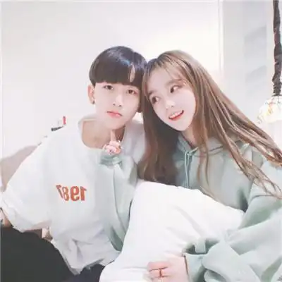 小清新唯美情侣头像紫色系唯美好看太少见了
