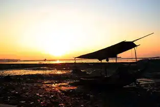 厦门,郊外早晨海边朝阳风光
