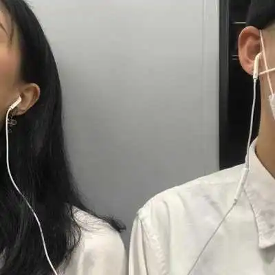 耳机分你一半恋人头像
