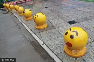 上海热线hot新闻济南近百石墩变身表情包呆萌可爱

