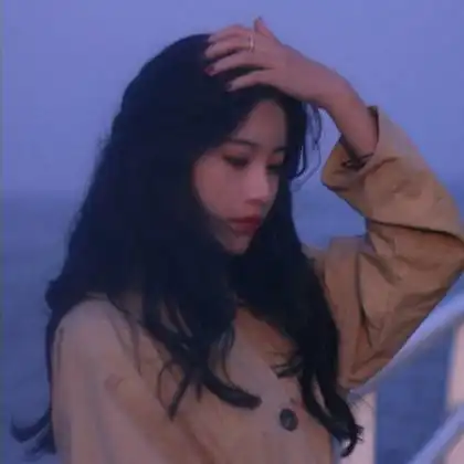 伤感女生头像伤心难过,患得患失不如洒脱离开
