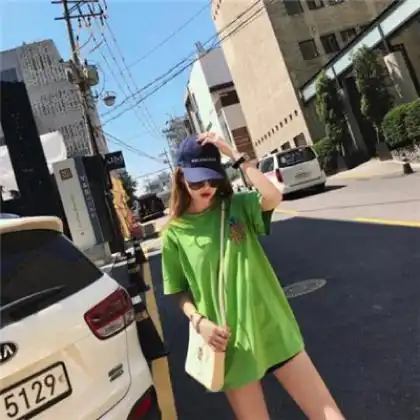 潮流情侣头像一男一女两张分开,趣味相同的人才能走到一起
