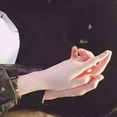 情侣头像一对两张l你为什么想要谈恋爱
