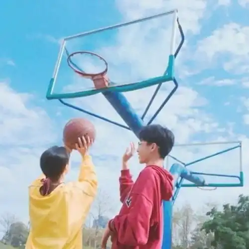 周杰伦爱篮球
