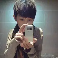 情到深处人孤独微信男生头像

