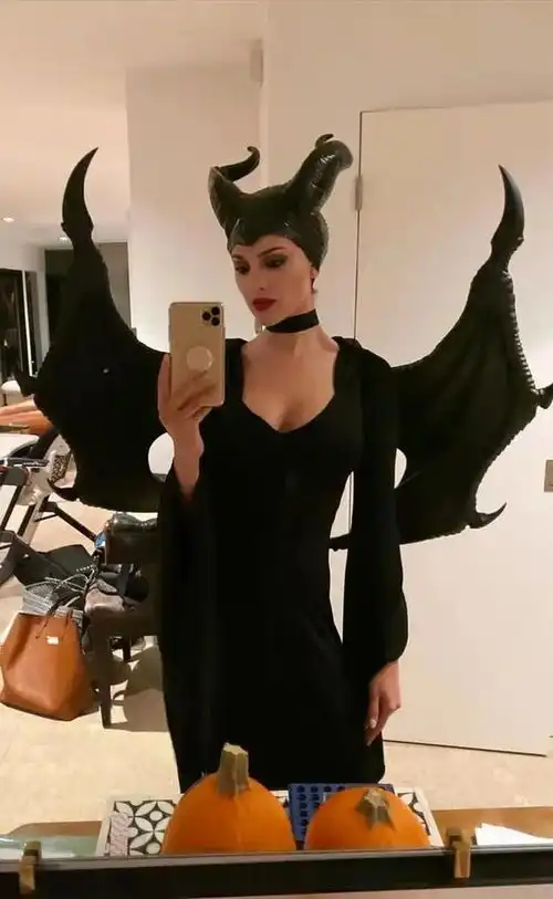 墨西哥美女艾莎冈萨雷斯写真大片
