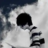 忧郁的男生黑白qq头像对你在乎的太多是种折磨
