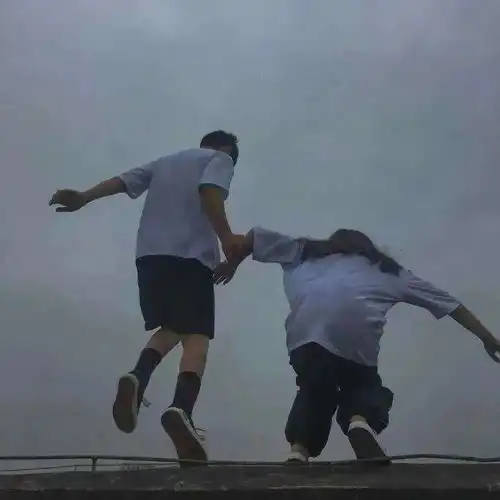 头像成年人总依赖天气预报
