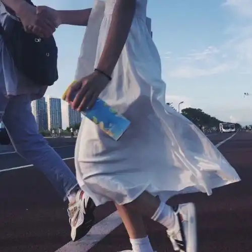 女生这样骂你,是赤裸裸的喜欢你,男生别怂赶紧去表白啊
