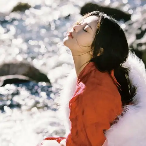 红色仙气女头像
