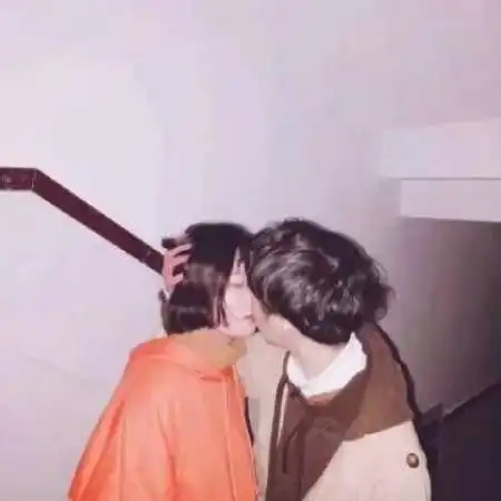 幸福甜蜜情侣头像图片,爱情是美好的东西
