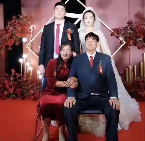 朱小伟再遇婚姻危机陈萌发文哭诉朱小伟差劲,步了陈亚男的后尘
