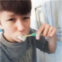情侣一左一右头像你是我的什么
