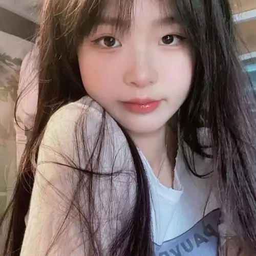 招桃花温柔小众真人女生头像316
