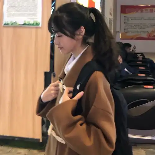 高级感女头可月色不如你
