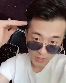 快手网红结婚,胡海泉当司仪,成龙大哥压轴献唱,网友太有面了

