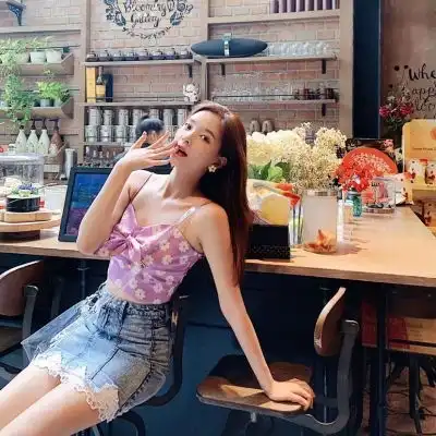 紫色系美女头像图片,我最爱的风格就是你了
