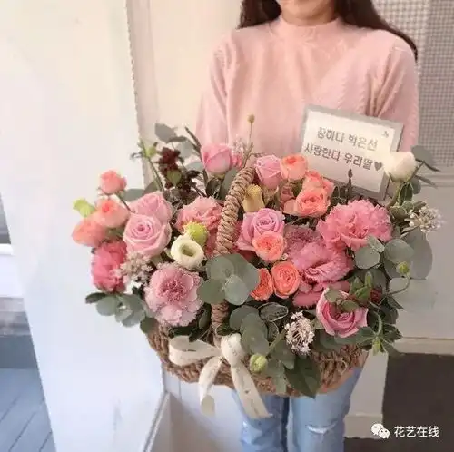 当情人节遇上春节,送什么花礼最走心

