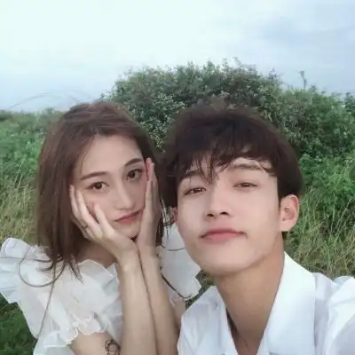 我要陪你一辈子情侣头像一人一张真人
