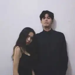 你只记得我坚强.却忘了我是个女qq情侣头像我要个性网
