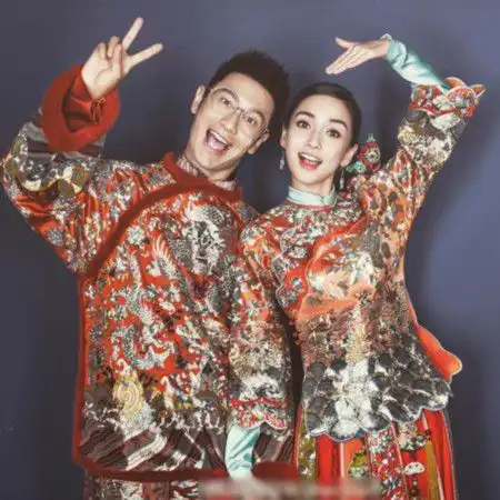 baby穿与黄晓明情侣款上衣婚变传闻不攻自破
