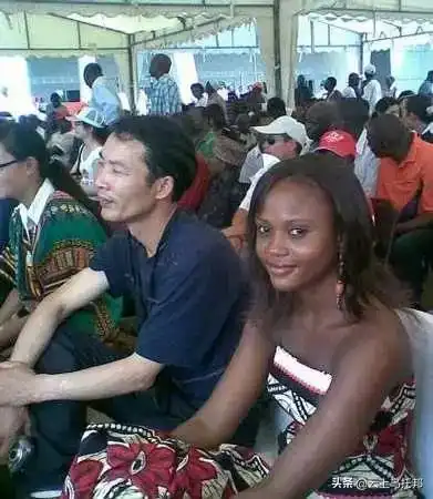 歹毒终于知道为啥去非洲的中国人不愿回来了,网友一语道破真相
