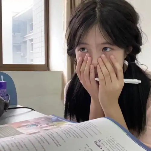 精选优质温柔小众好看的女生头像46
