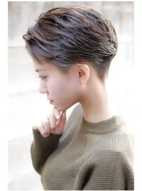 mslynn女生短发这样剪,英气潇洒不输男生

