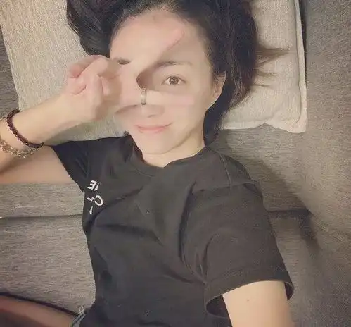 又一个95花被爆恋爱了
