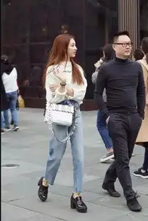 时尚街拍清纯性感小姐姐,穿搭超有型,像个女明星
