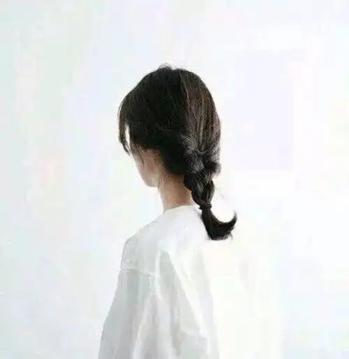 谁有这个图片对应的情侣头像,差不多也行
