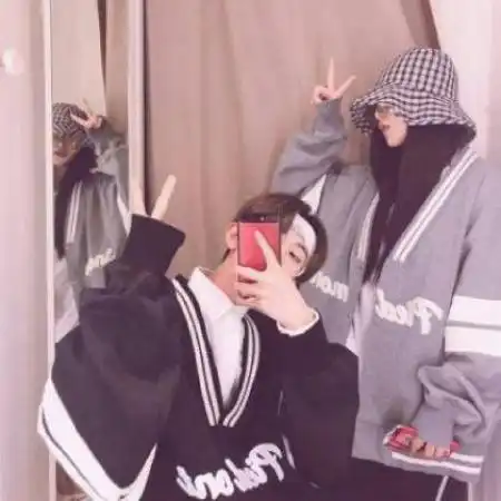 好看的情侣头像真人一人一张回想和你快乐甜蜜的样子
