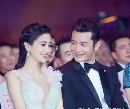 结婚5年久违秀恩爱,黄晓明baby多次穿情侣装,戴豪华情侣钻戒
