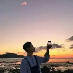 快手高清甜蜜个性情侣图
