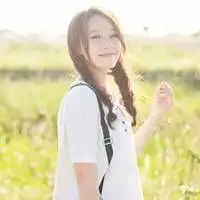 有意境带伤感情绪的女生头像图片
