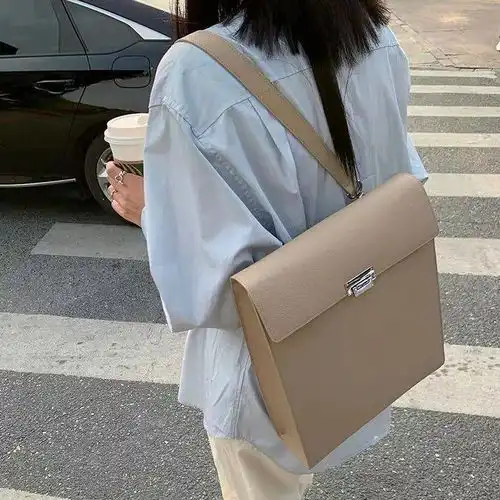 15款小众且有质感的通勤包,最值得买的款式都帮你挑好了
