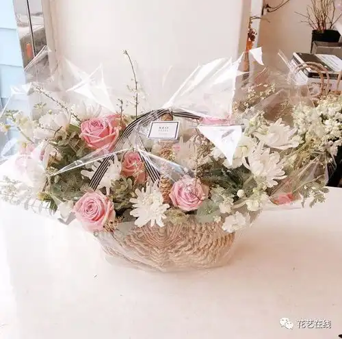 当情人节遇上春节,送什么花礼最走心
