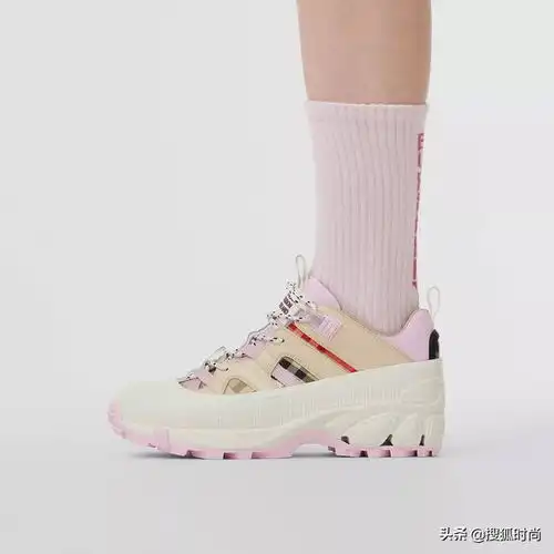 男友没帮你抢到冰墩墩赶紧悄悄告诉他情人节要到了
