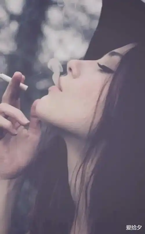 个性强势的女人,要么命坏如草芥,要么命好如牡丹
