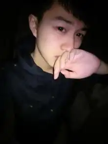 我想要qq情侣的头像分组皮肤一左一右谢谢了

