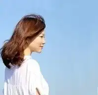 qq个性头像情侣一左一右每天都保持着爱你的那颗心2
