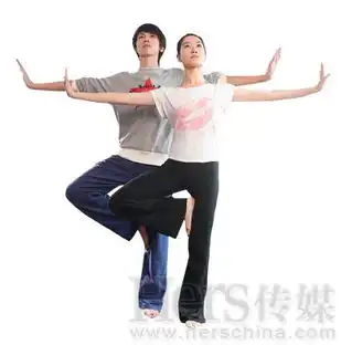 比翼双飞情侣瑜伽up幸福感
