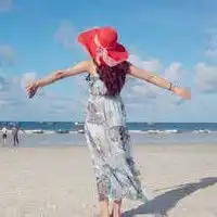 女生背影头像戴帽子海边长发史诗级的背影杀手图片浏览
