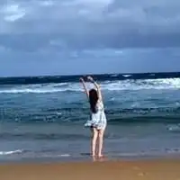 蓝色系女生头像海边背影意境微信头像图片大全
